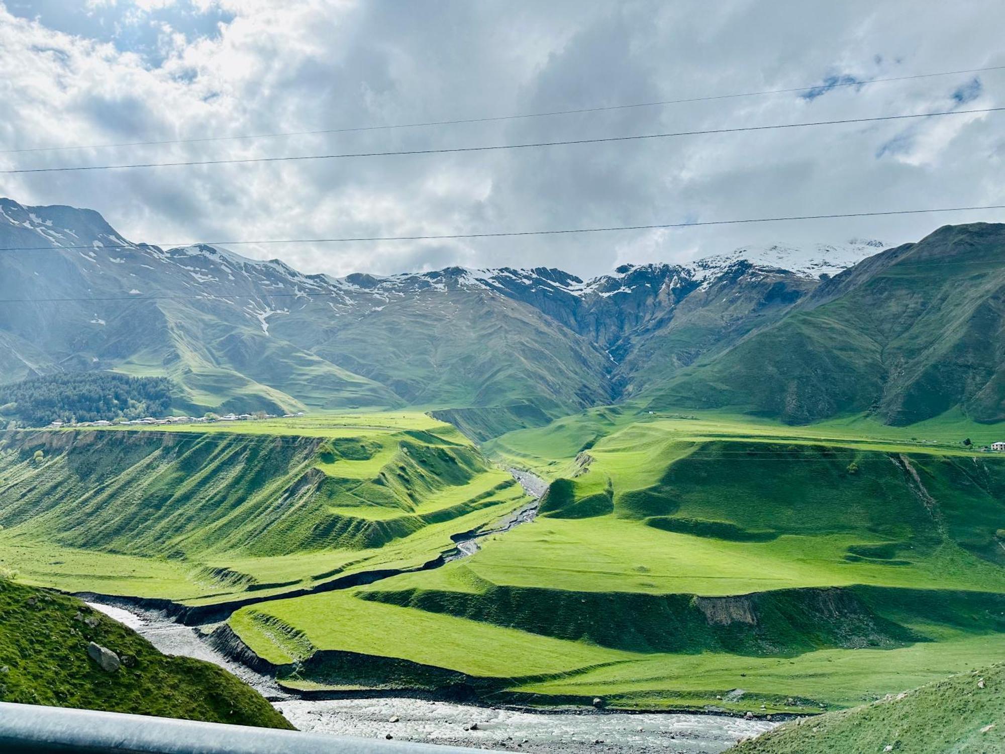 Alpine Escape Kazbegi Villa Exteriör bild