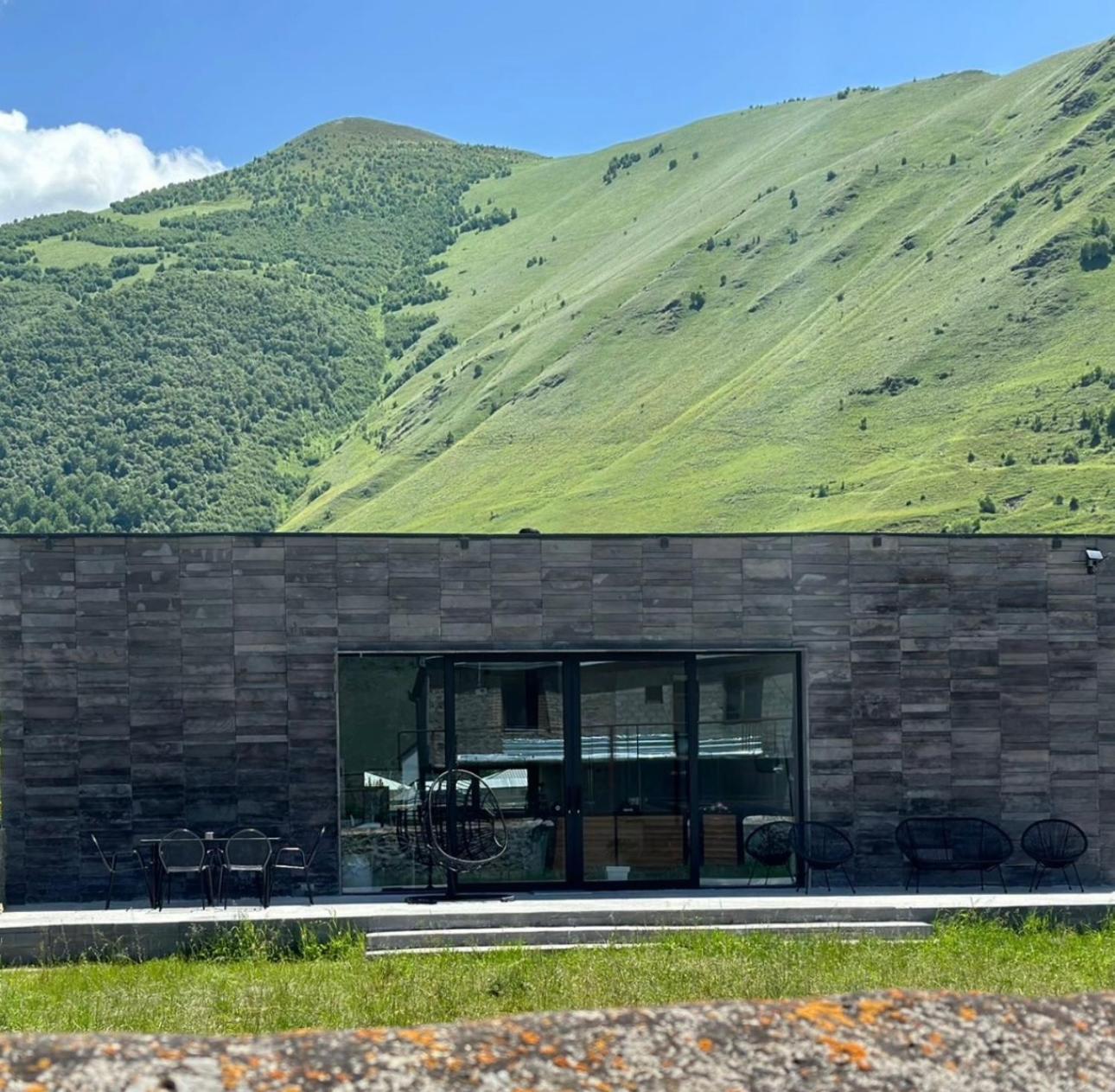Alpine Escape Kazbegi Villa Exteriör bild
